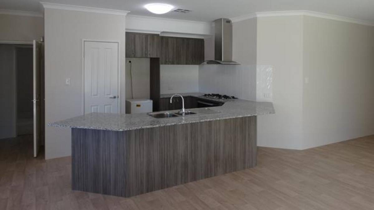 3 Adriana Way, Halls Head, WA 6210 AUS