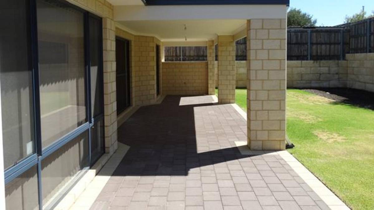 3 Adriana Way, Halls Head, WA 6210 AUS