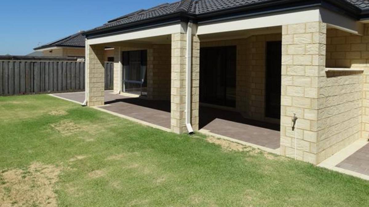 3 Adriana Way, Halls Head, WA 6210 AUS