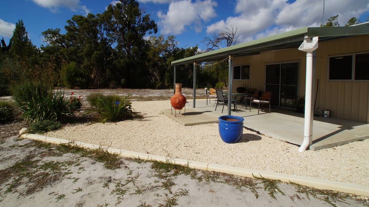 616 Southern Estuary Road, Lake Clifton, WA 6215 AUS