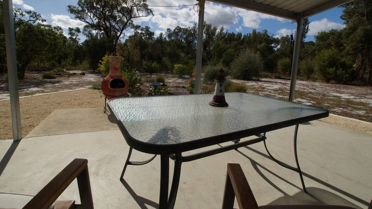 616 Southern Estuary Road, Lake Clifton, WA 6215 AUS