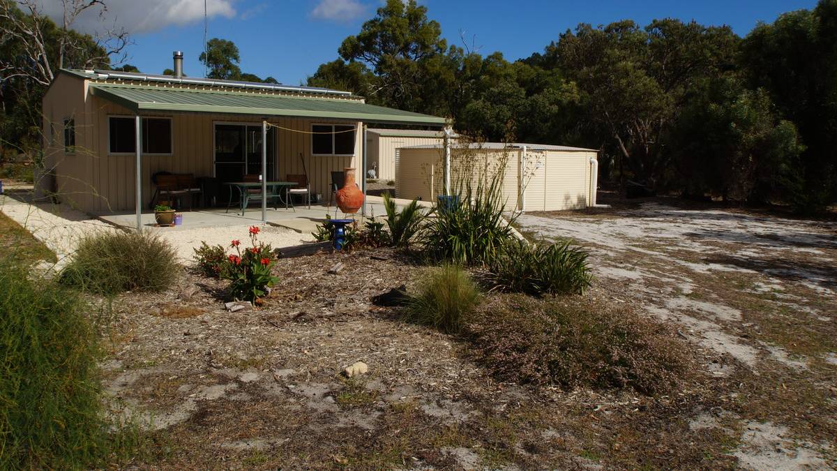616 Southern Estuary Road, Lake Clifton, WA 6215 AUS