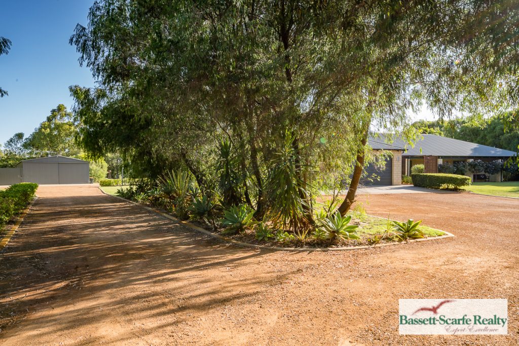 68 Lazenby Avenue, Ravenswood - Thumbnail 3