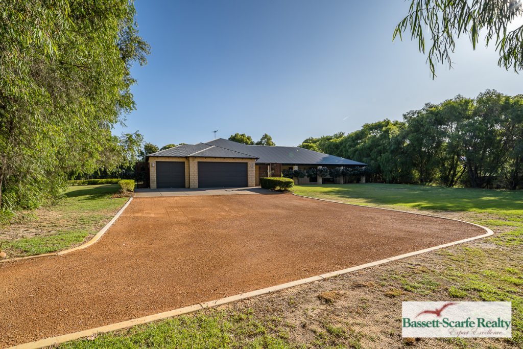 68 Lazenby Avenue, Ravenswood - Thumbnail 4