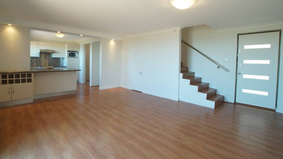 2/35A Halls Head Parade, Halls Head, WA 6210 AUS