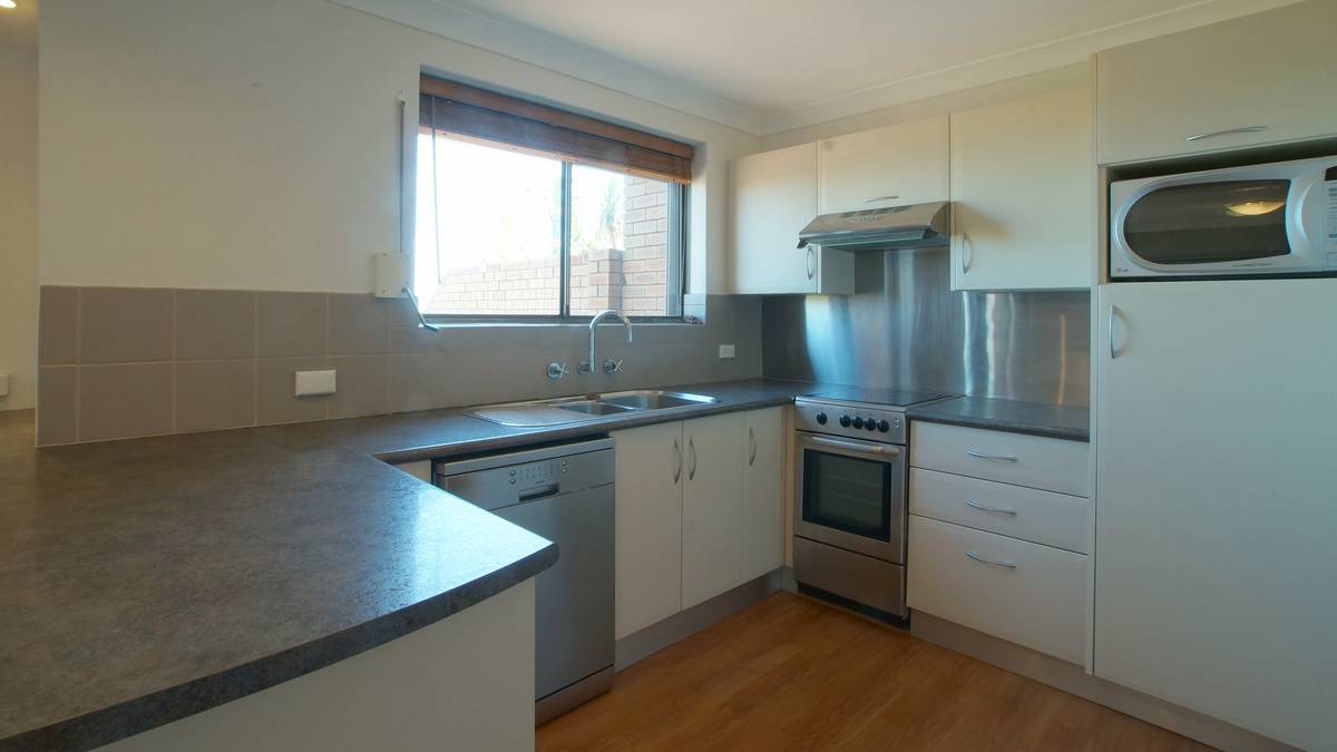 2/35A Halls Head Parade, Halls Head, WA 6210 AUS