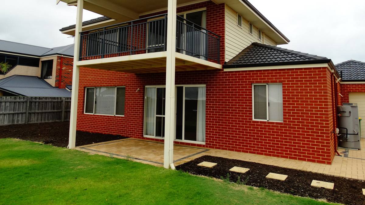 14 Lilly Pilly Lookout, HALLS HEAD, WA 6210 AUS