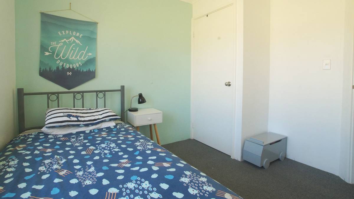 17 Highcliffe Circle, Lakelands, WA 6180 AUS