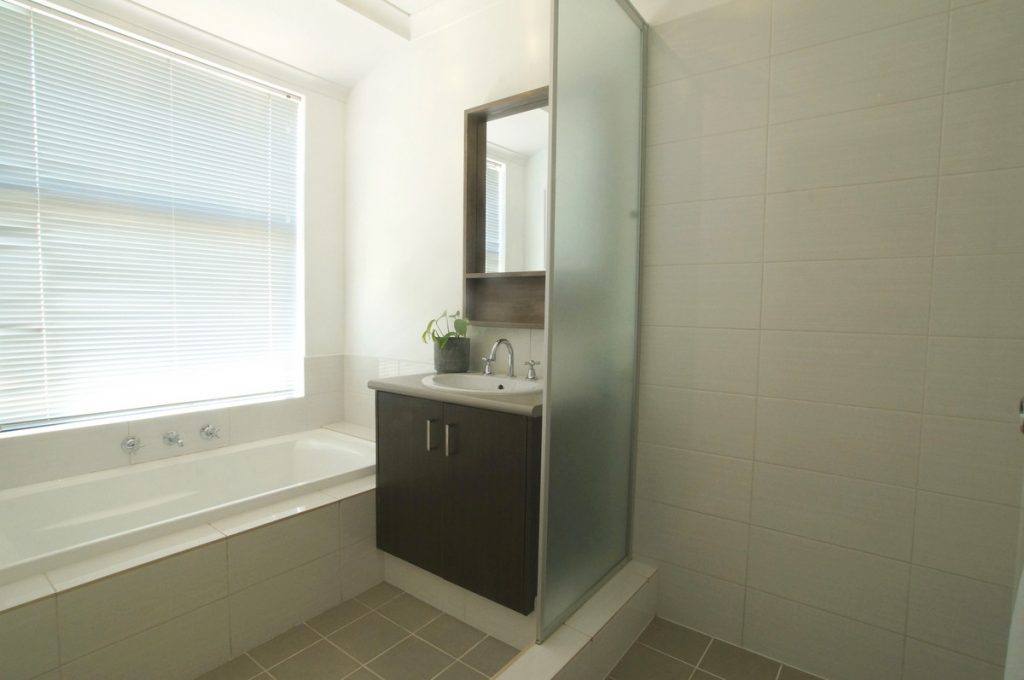 17 Highcliffe Circle, Lakelands - Thumbnail 4