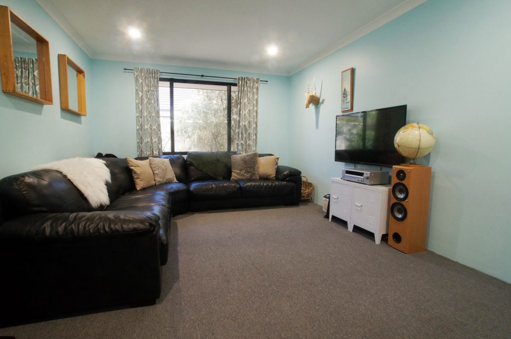 17 Highcliffe Circle, Lakelands - Thumbnail 8