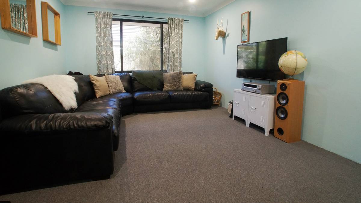 17 Highcliffe Circle, Lakelands, WA 6180 AUS