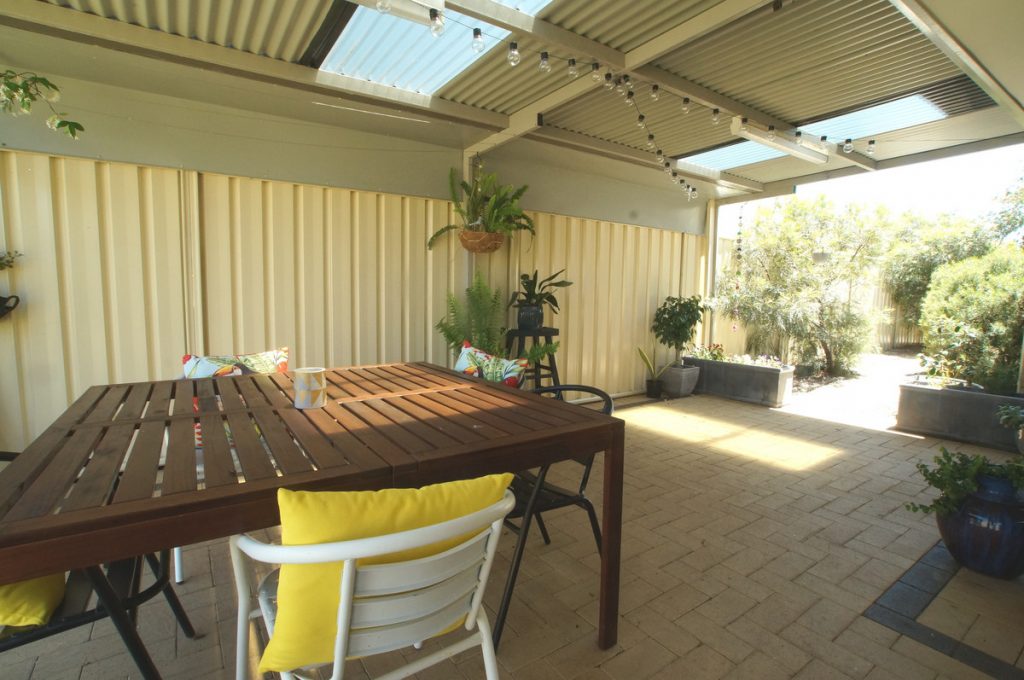 17 Highcliffe Circle, Lakelands - Thumbnail 2
