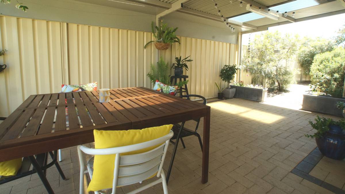 17 Highcliffe Circle, Lakelands, WA 6180 AUS