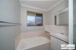 11b Kennett Place, Dawesville, WA 6211 AUS