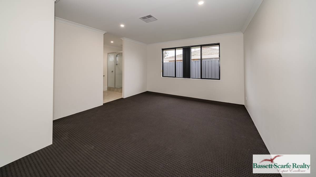 5 Goomarl Street, Dudley Park, WA 6210 AUS