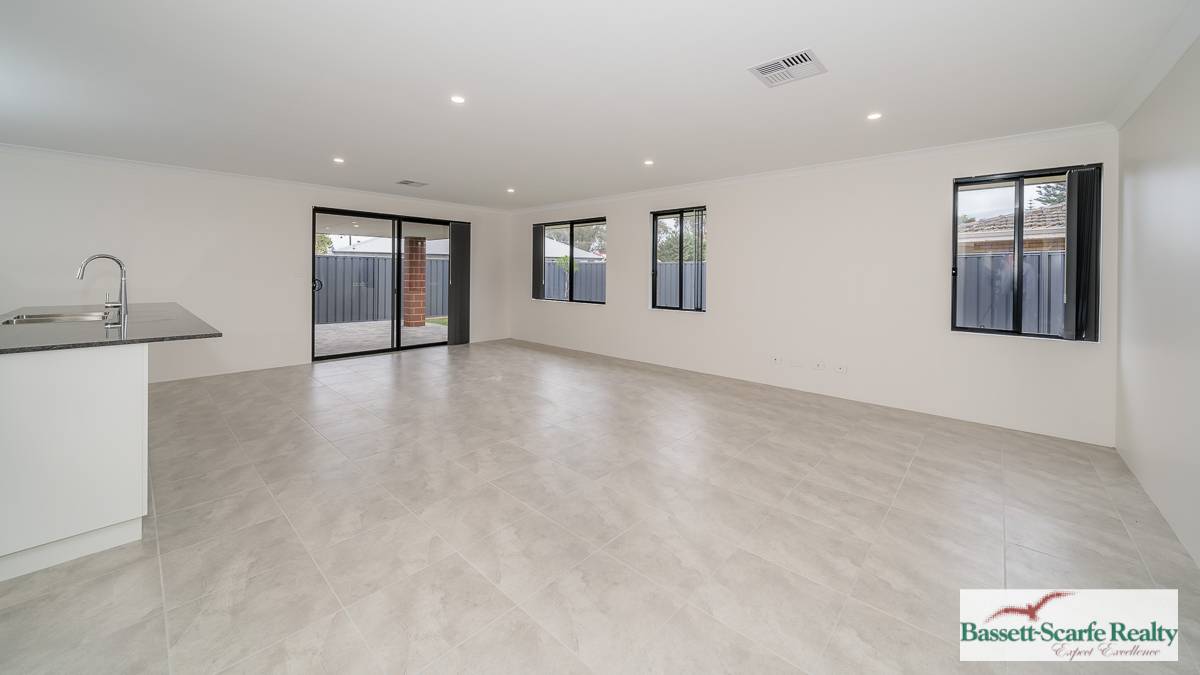 5 Goomarl Street, Dudley Park, WA 6210 AUS
