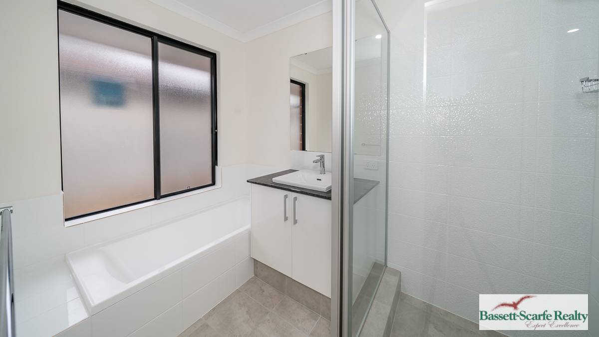 5 Goomarl Street, Dudley Park, WA 6210 AUS