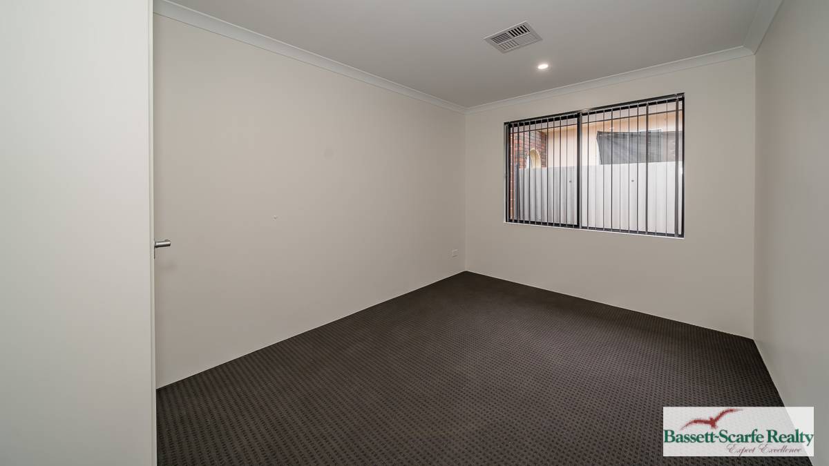 5 Goomarl Street, Dudley Park, WA 6210 AUS
