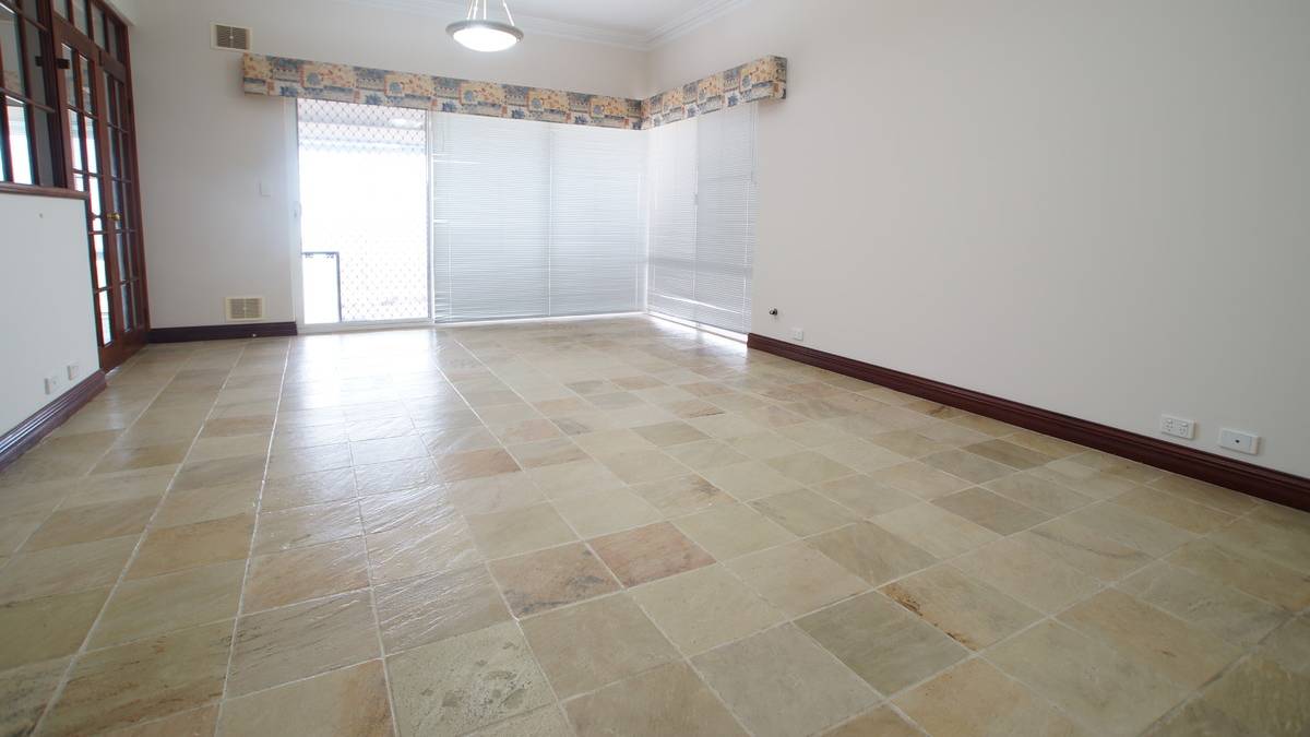 2 Barry Street, Mandurah, WA 6210 AUS