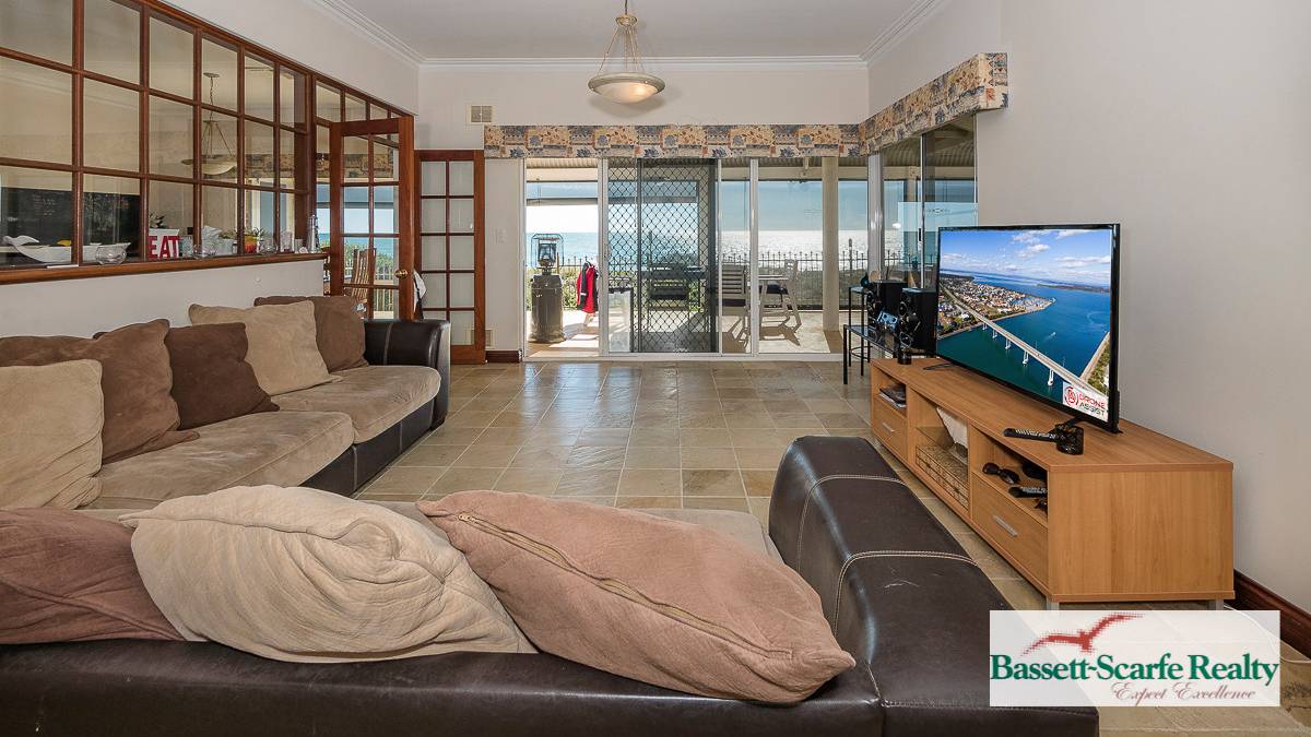 2 Barry Street, Mandurah, WA 6210 AUS
