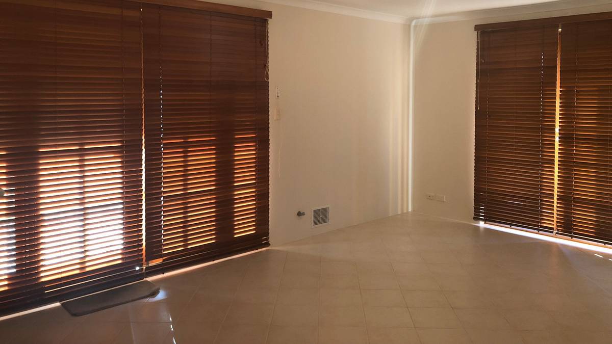 11 Mariner Place, Halls Head, WA 6210 AUS