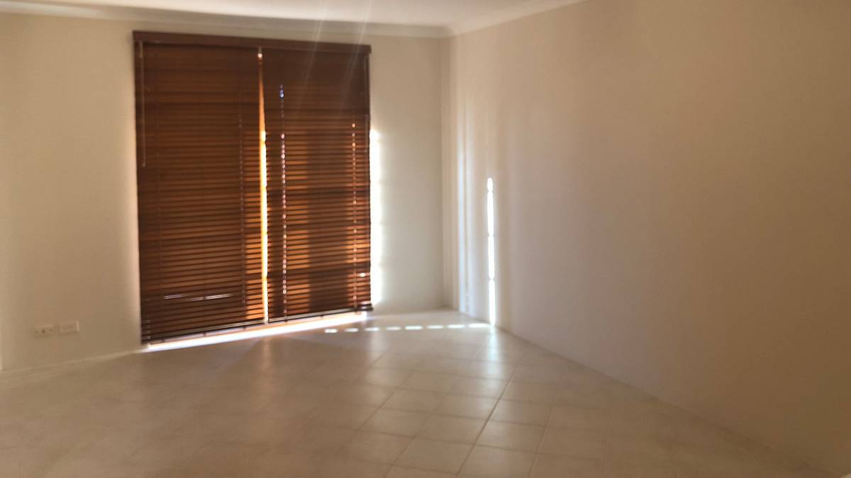 11 Mariner Place, Halls Head, WA 6210 AUS