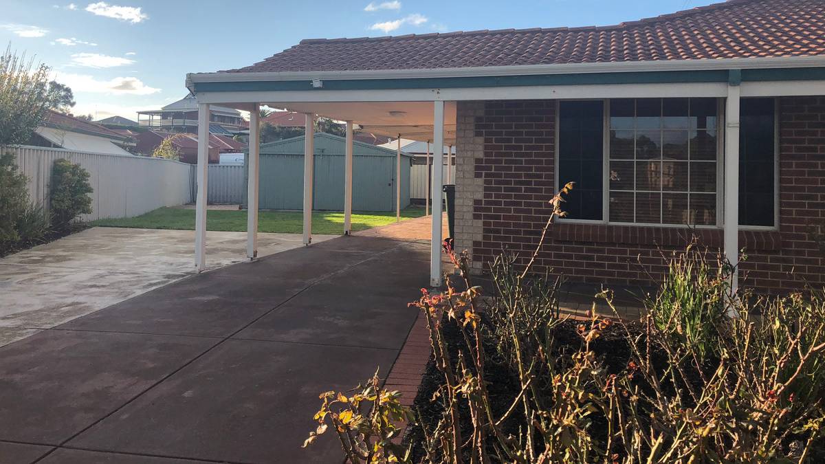 11 Mariner Place, Halls Head, WA 6210 AUS