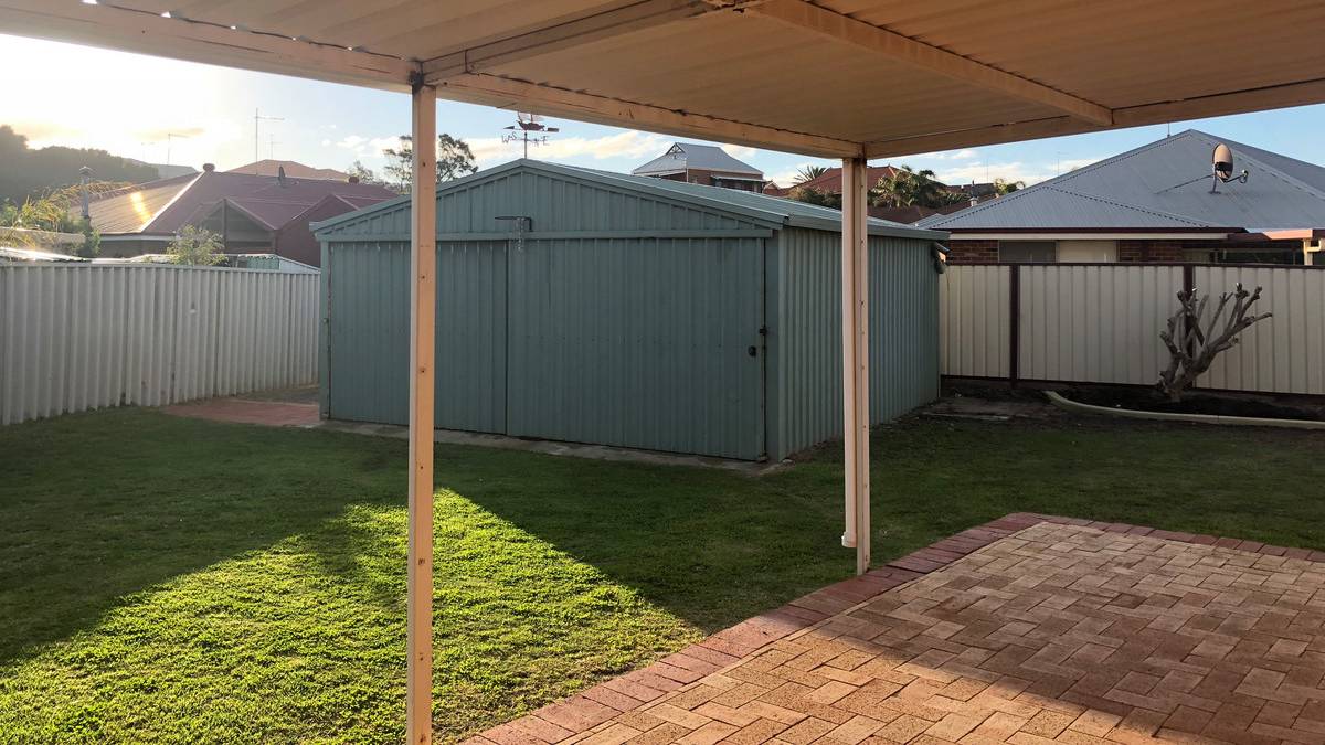 11 Mariner Place, Halls Head, WA 6210 AUS