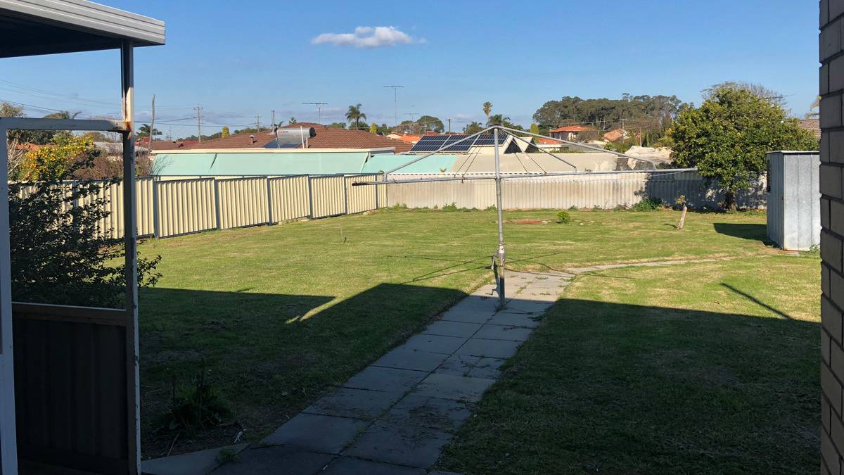 7 Leigh Street, Dudley Park, WA 6210 AUS