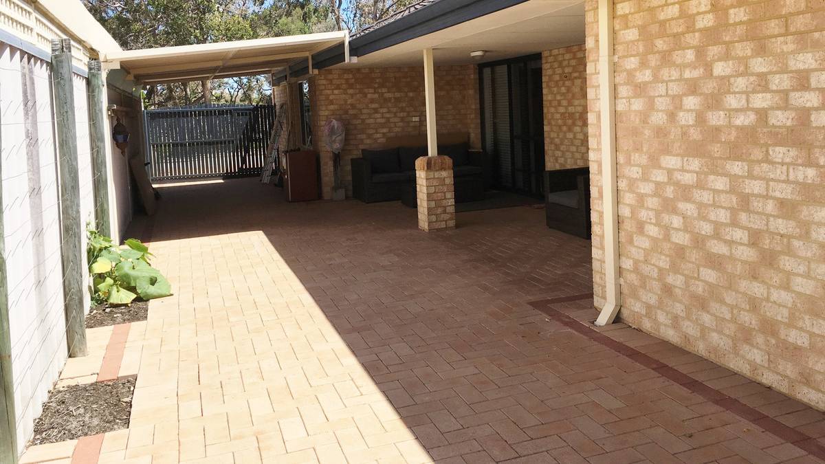 35 Willoughbridge Crescent, ERSKINE, WA 6210 AUS