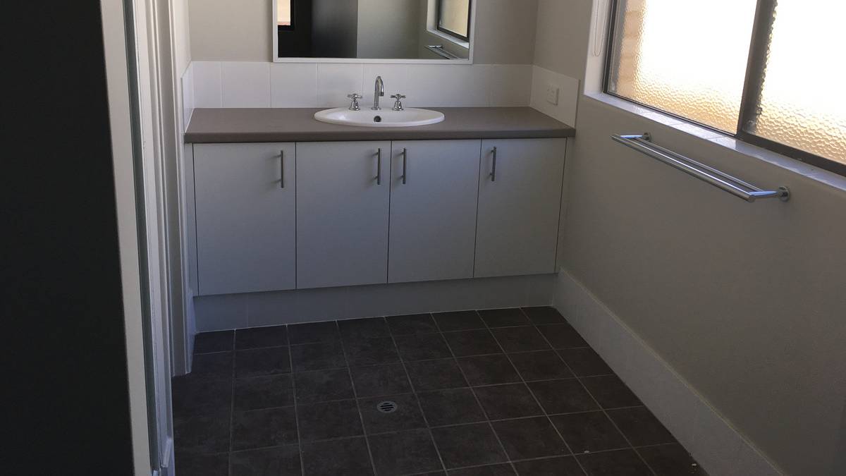 20 Loretta Parkway, Lakelands, WA 6180 AUS