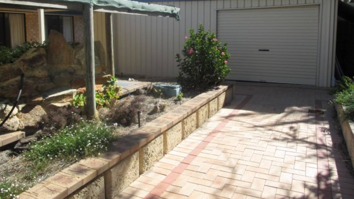 35 Willoughbridge Crescent, ERSKINE, WA 6210 AUS