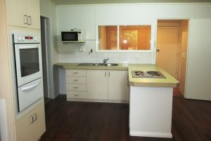 4 Valley Road, HALLS HEAD, WA 6210 AUS