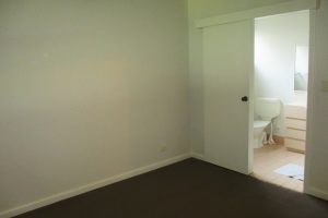 4 Valley Road, HALLS HEAD, WA 6210 AUS