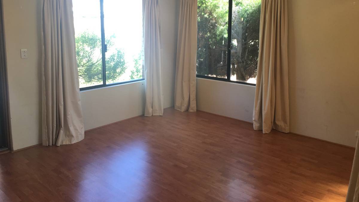 1/4 Binnar Court, Erskine, WA 6210 AUS