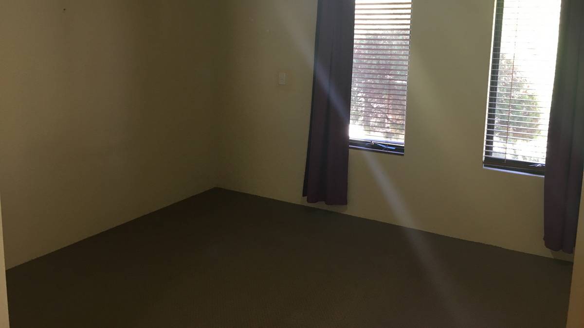1/4 Binnar Court, Erskine, WA 6210 AUS