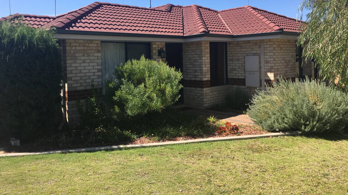 1/4 Binnar Court, Erskine, WA 6210 AUS