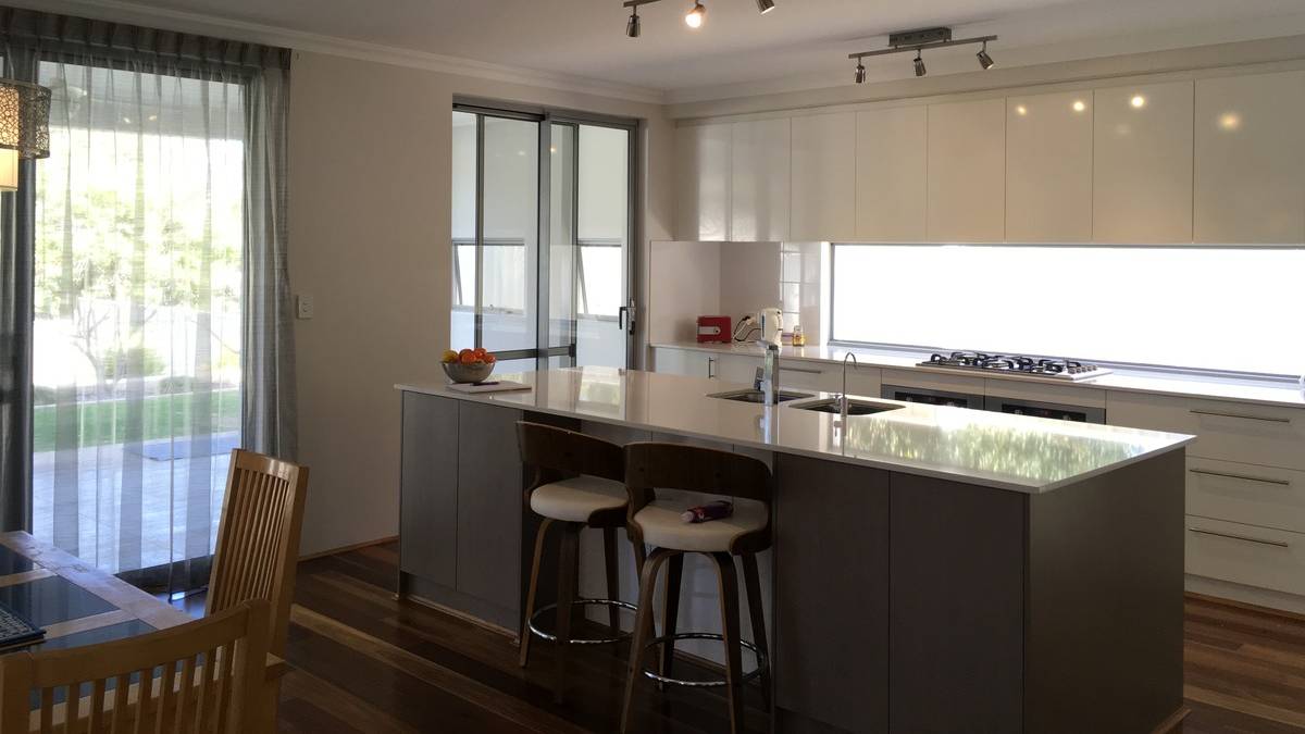 9 Tallas Road, Silver Sands, WA 6210 AUS