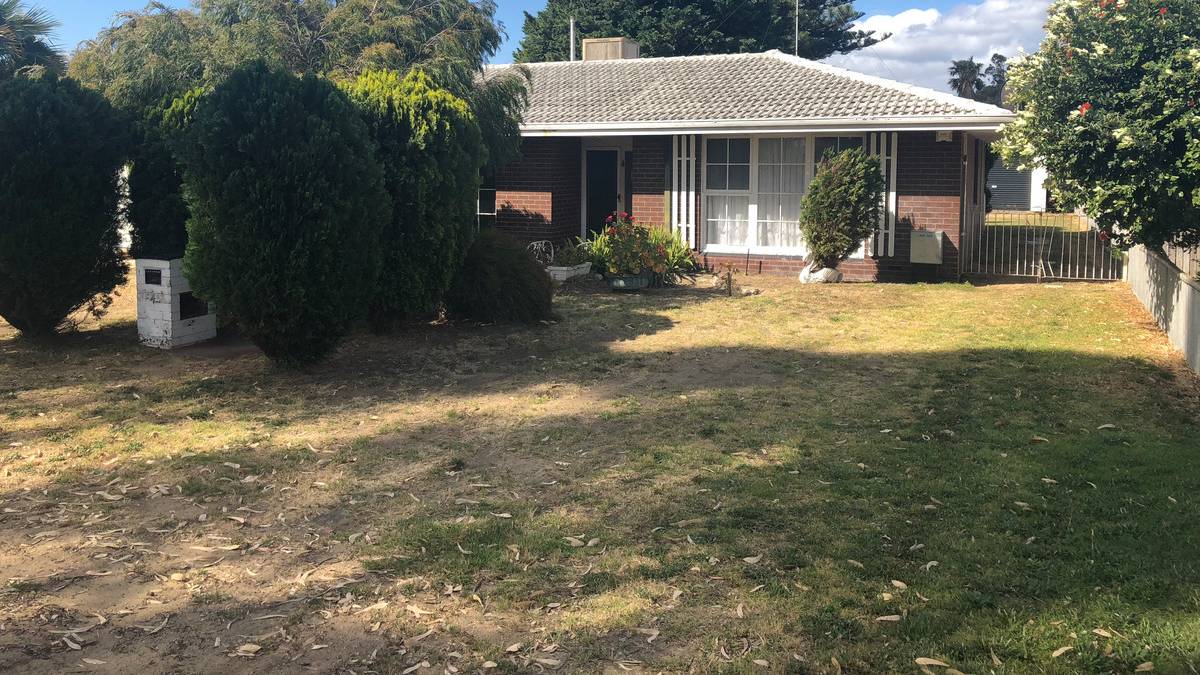 4 Gillark Street, Dudley Park, WA 6210 AUS