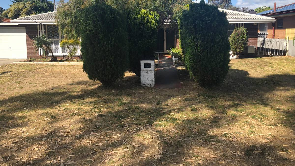 4 Gillark Street, Dudley Park, WA 6210 AUS