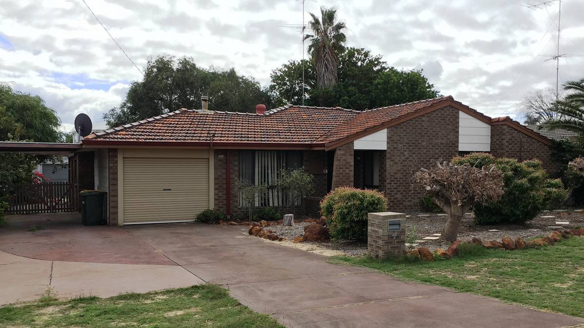 4 Thetis Street, MADORA BAY, WA 6210 AUS