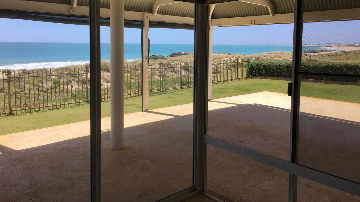 2 Barry Street, Mandurah, WA 6210 AUS