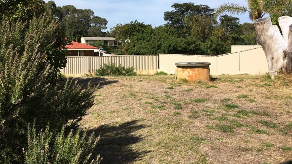 17 Tallas Road, SILVER SANDS, WA 6210 AUS