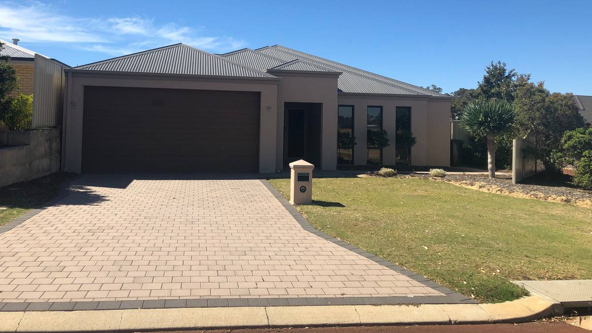 23 Kerkeri Heights, Lakelands, WA 6180 AUS