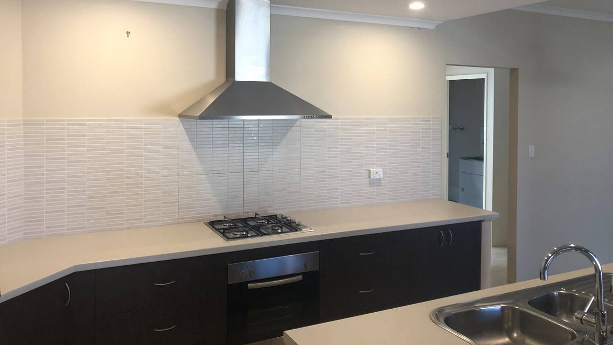 23 Kerkeri Heights, Lakelands, WA 6180 AUS