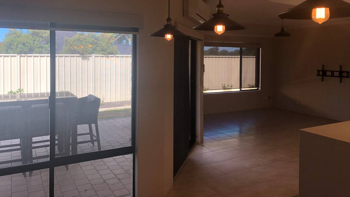23 Kerkeri Heights, Lakelands, WA 6180 AUS