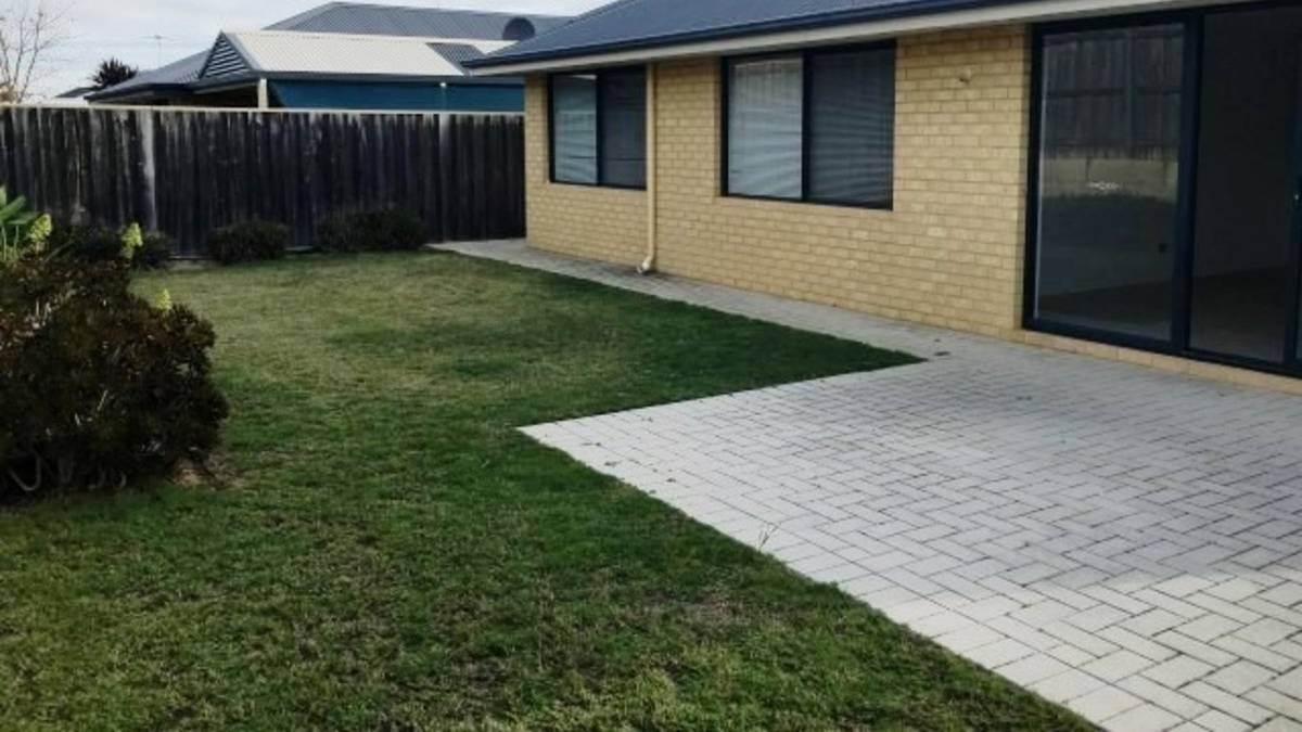 265 Peelwood Parade, HALLS HEAD, WA 6210 AUS