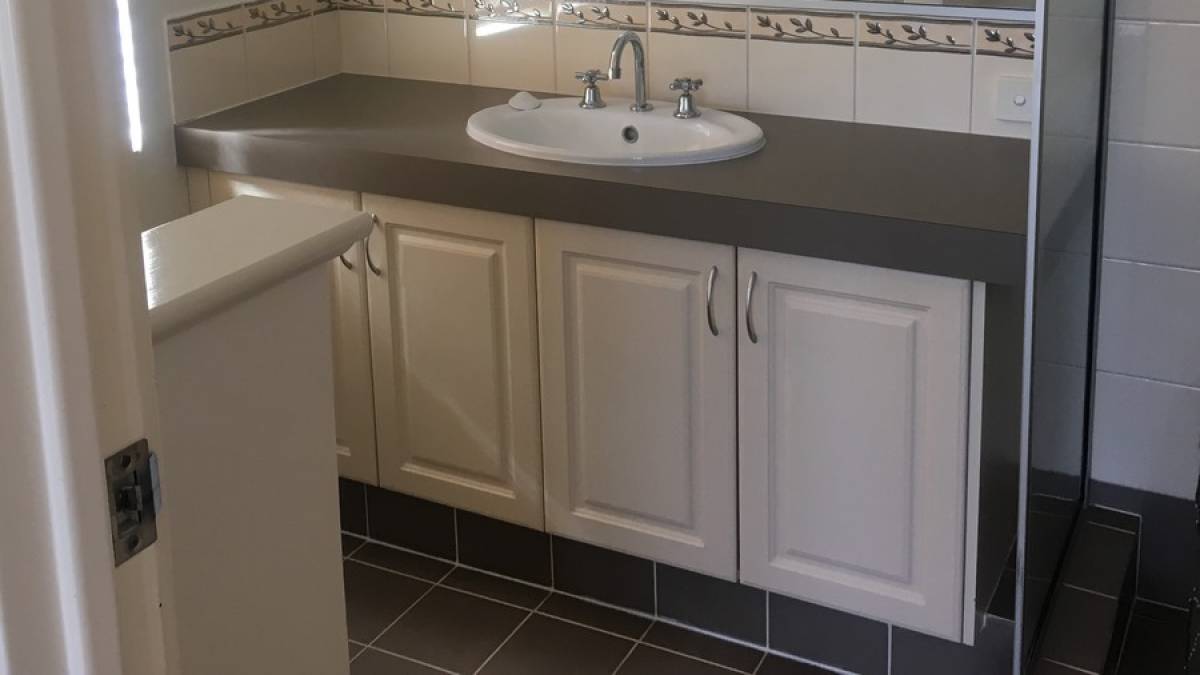 27 Marsdenia Road, HALLS HEAD, WA 6210 AUS