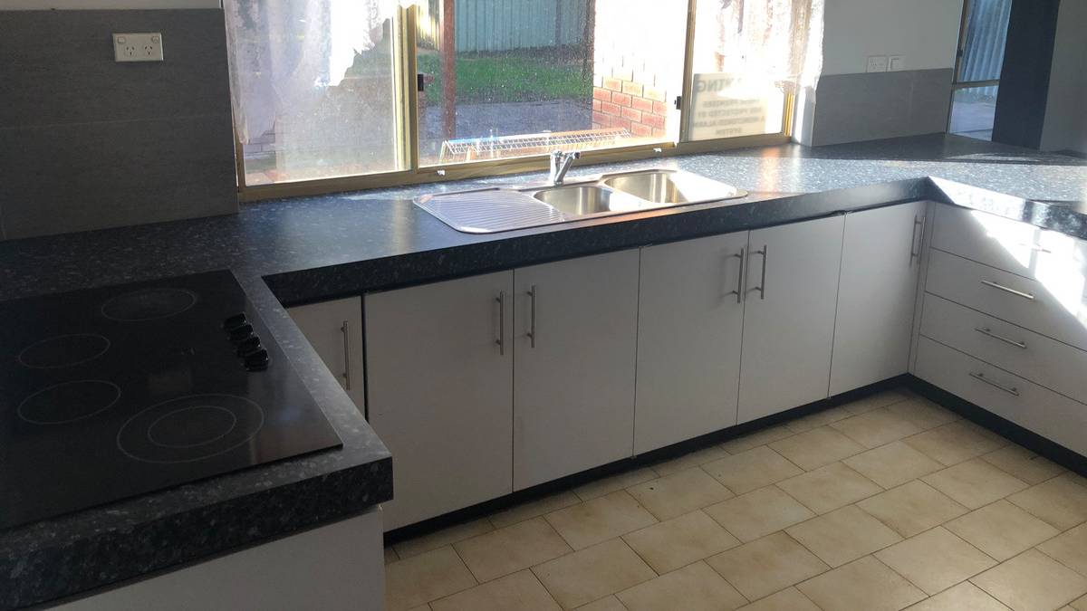 31 Luckhurst Road, Mandurah, WA 6210 AUS