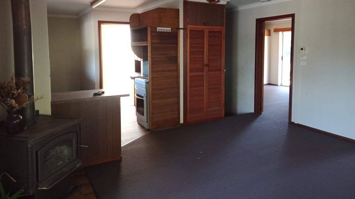 2 Bolton Street, DUDLEY PARK, WA 6210 AUS